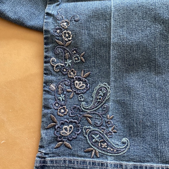 ERIKA Jeans w/Elastic Waistband, Embroidered Design on Legs - Picture 2 of 7